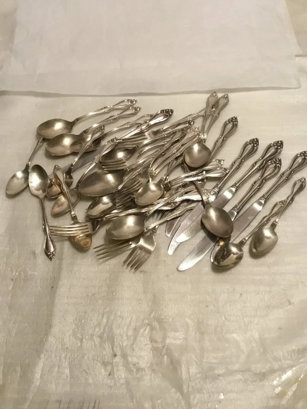 Vintage 1949 William Rogers Oneida silverware 36 pieces Old South II pattern